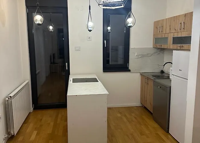 아파트 Plava Zvezda 1